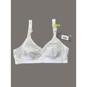 NWT Bali Wirefree Bra 34B White Lightweight Comfort Everyday
